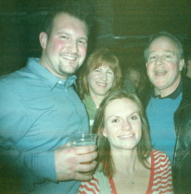 Brian (slowhand6), wife Darcie & some Hittin the Web friends.  I'm sorry but I can't remember your user name bro.  Please identify yourself!  I still have your business card & will hook you up with this show!